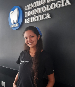 CAMILA OLIVARES
CIRUJANO DENTISTA
Odontología General